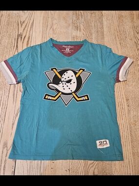 Women's Anaheim Ducks Wright And Ditson Makers V-Neck Shirt Size Medium NHL